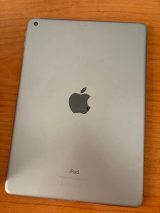 iPad 5ª Gen 128GB Wi-Fi Space Gray + Caja
