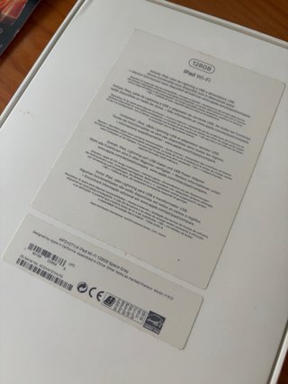 iPad 5ª Gen 128GB Wi-Fi Space Gray + Caja