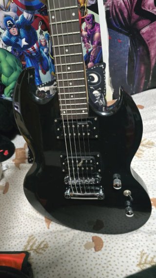 Guitarra Elétrica LTD + Amplificador VOX