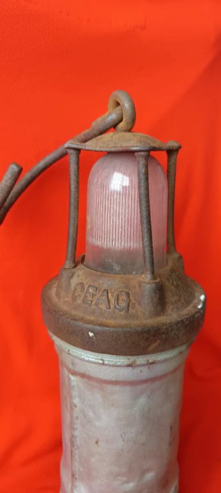 Lámpara minero antigua