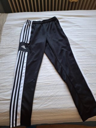 Pantalones chándal Nike  y Adidas.