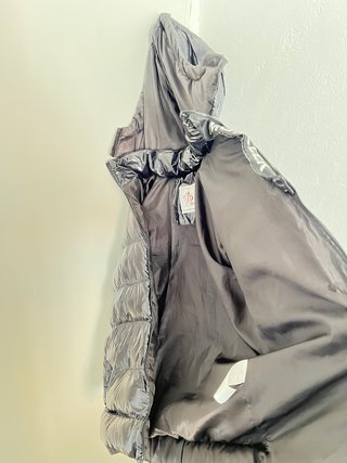 Chaqueta Moncler Negra con Capucha