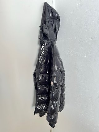 Chaqueta Moncler Negra con Capucha