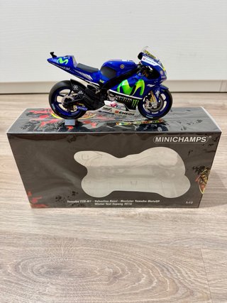 Yamaha YZR-M1 Valentino Rossi 2016 Test Sepang