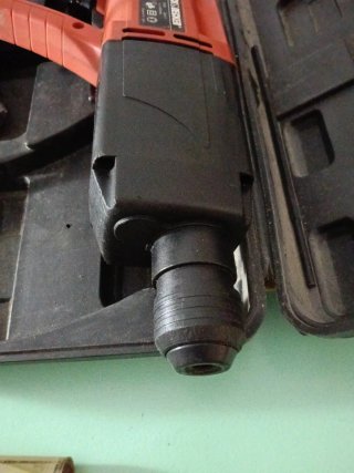 Taladro percutor Black+Decker con maletín