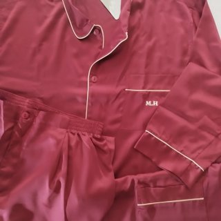 Pijama de satin granate nuevo manga larga