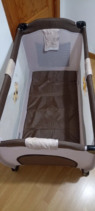 Cuna de viaje plegable
