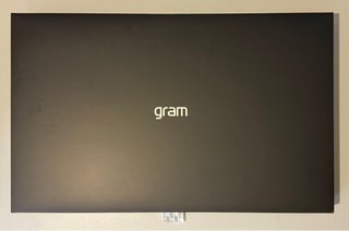 Portátil LG GRAM, 16”, Negro, Mod. 16Z90RU