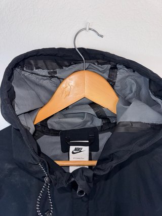 Chaqueta Nike Storm-FIT Negra Impermeable