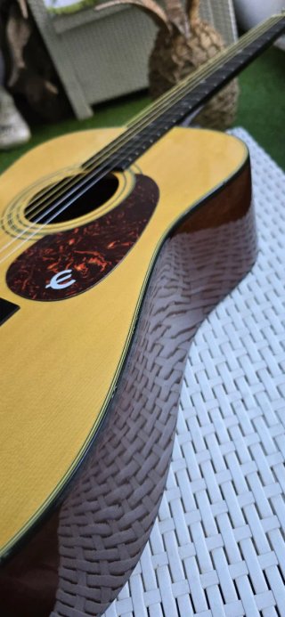 Guitarra Acústica Epiphone