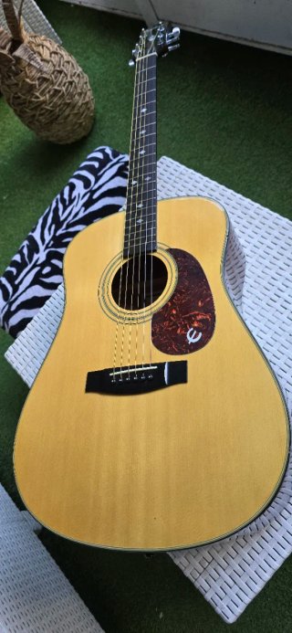 Guitarra Acústica Epiphone