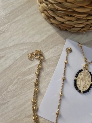 Collar Virgen Milagrosa Oro y Negro