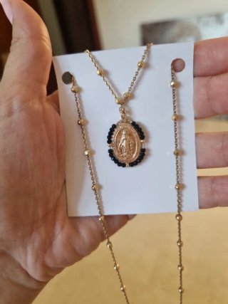 Collar Virgen Milagrosa Oro y Negro