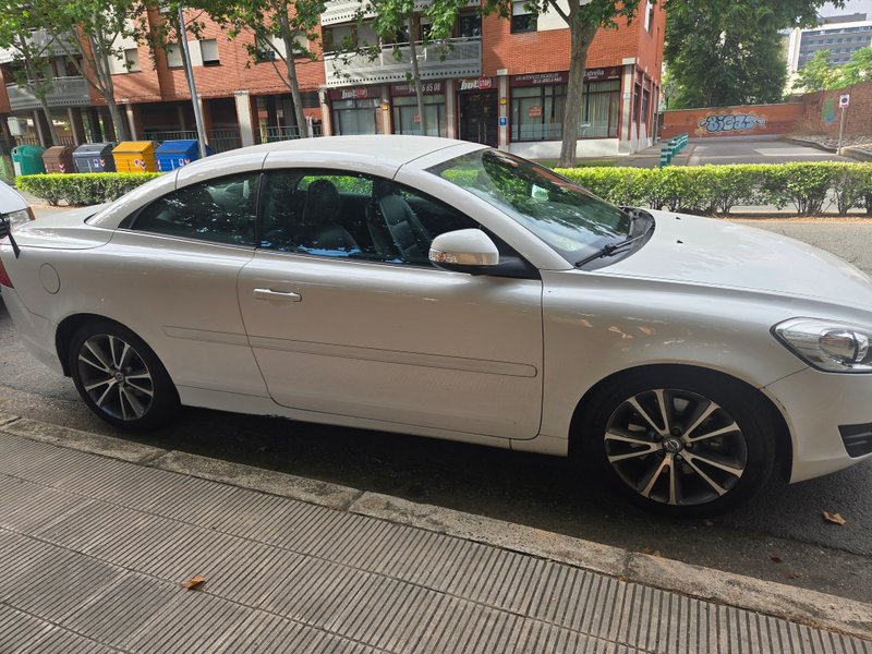 Volvo C70 2010 - foto 1