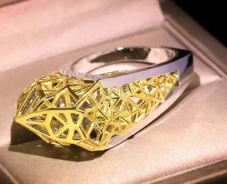 Anello geometrico placcato oro e argento