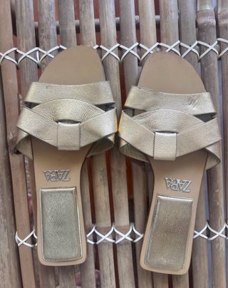 Sandalias Zara Doradas