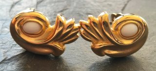 Pendientes clip Givenchy paisley dorados vintage