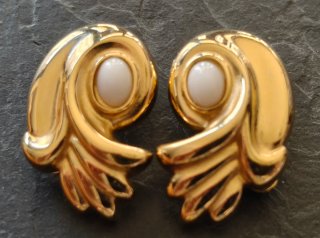 Pendientes clip Givenchy paisley dorados vintage