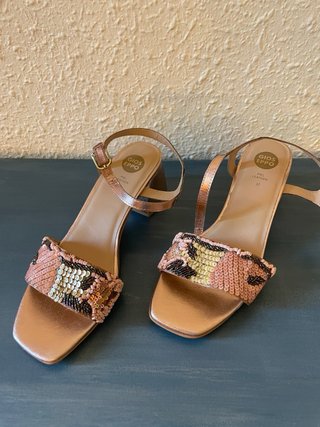 Sandalias Gioseppo de piel con lentejuelas y tacón