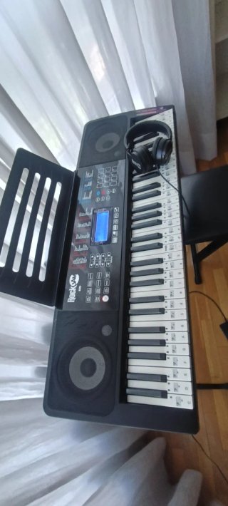 Piano RockJam con soporte  auriculares y banco