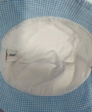Gorro de bebé blanco con corazón