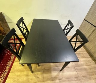 Mesa comedor extensible +4 sillas y Centro de mesa