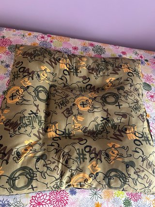 Cama para perro con estampado divertido