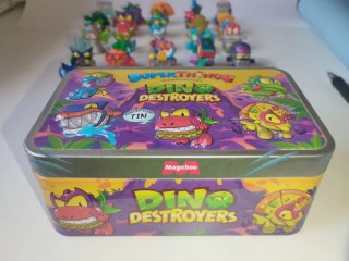 Caja Dino Destroyers con 26 SuperThings