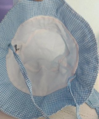 Gorro de bebé azul con corazón