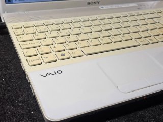 Portátil Sony VAIO VPCEB1S8E Plata/Blanco