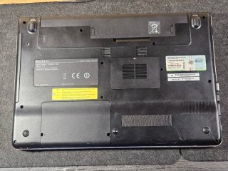 Portátil Sony VAIO VPCEB1S8E Plata/Blanco