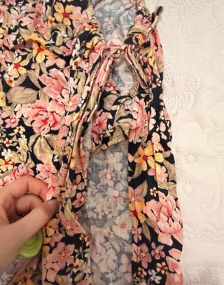 Falda Stradivarius floral con abertura