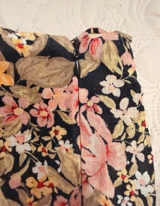Falda Stradivarius floral con abertura