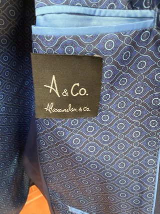Traje de hombre azul marino