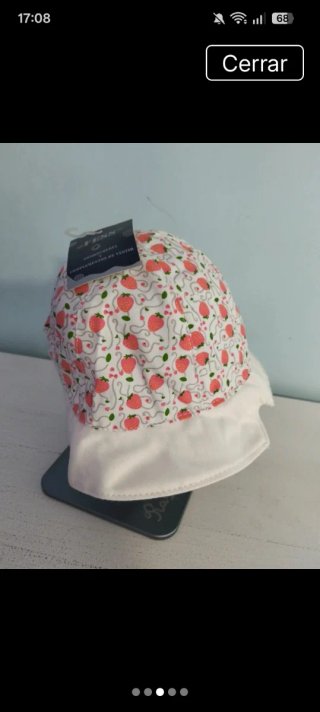 Gorro de bebé con fresas