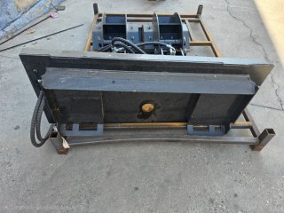 Pinza forestal de agarre para minicargadora