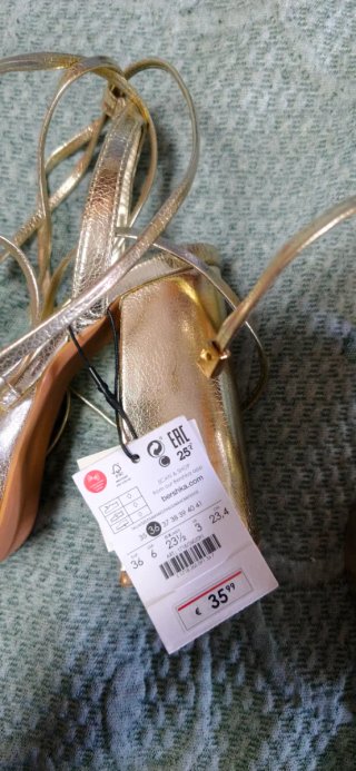 Tacones dorados Bershka talla 36