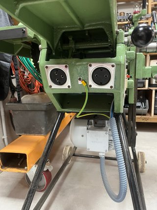 Máquina carpintería combinada con ruedas