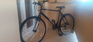 Bicicleta de montaña negra
