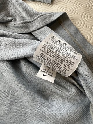 Camiseta Nike Dri-FIT Gris