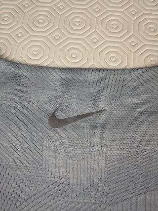 Camiseta Nike Dri-FIT Gris