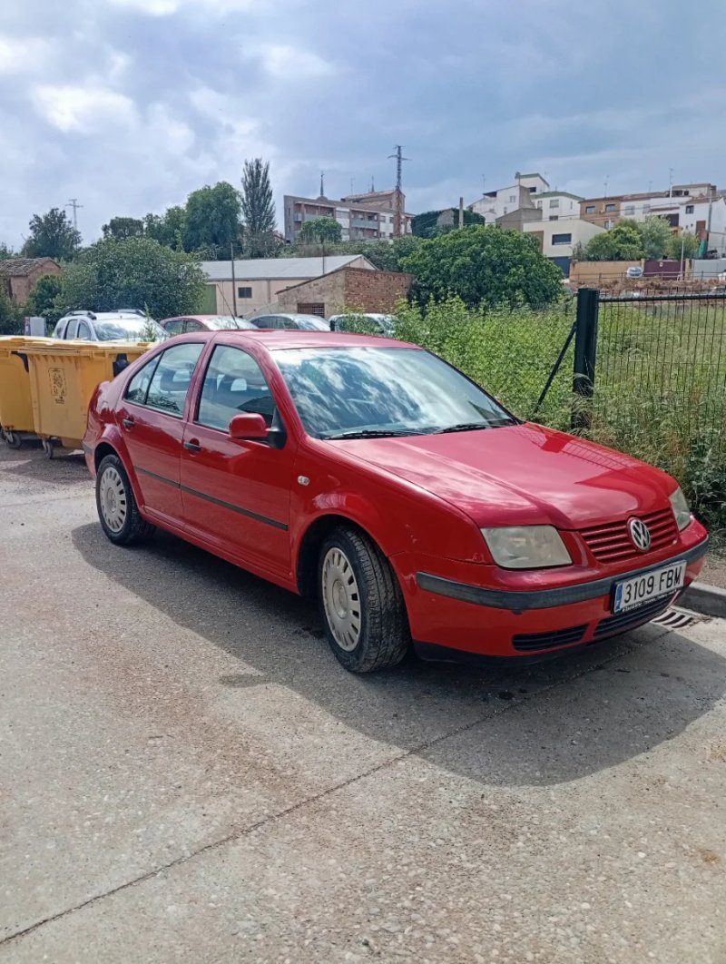 Volkswagen Bora 2000 - foto 1
