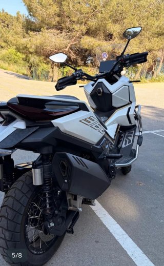 Zontes 368G Maxi Scooter Blanca y Negra