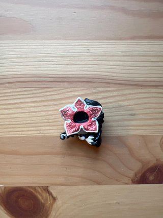 Demogorgon, lápiz (stranger things) Kinder Joy