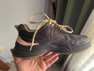 Zapatillas grises y rosas