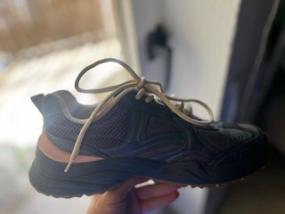Zapatillas grises y rosas