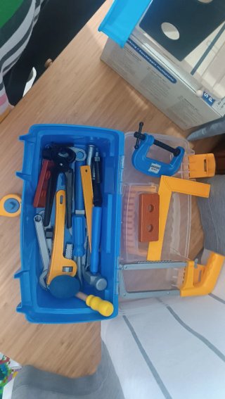 Caja de herramientas de juguete azul