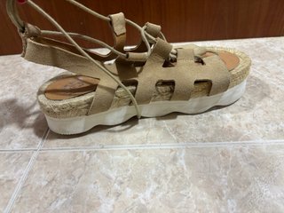 Sandalias romanas esparto beige