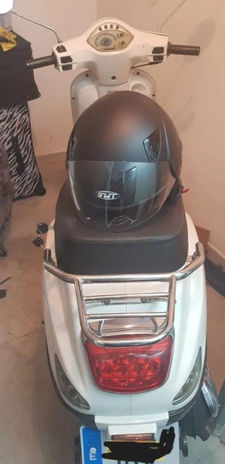Moto Scooter Blanca