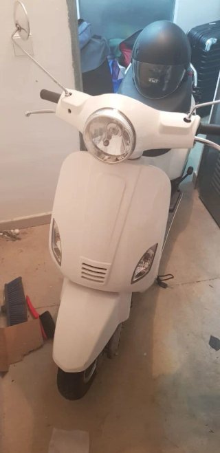 Moto Scooter Blanca